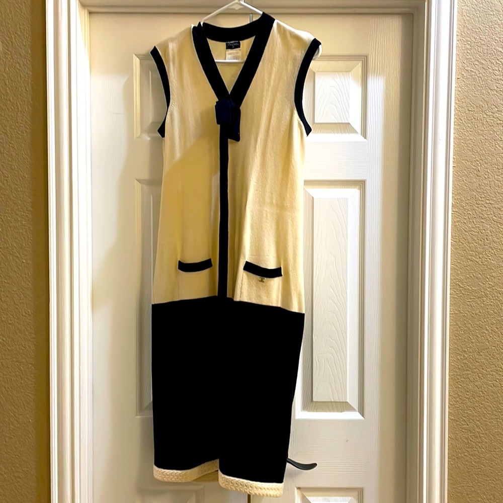 Vintage CHANEL 100% cashmere dress